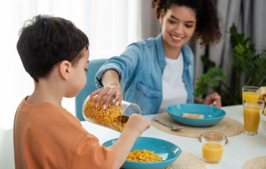 What Tips Help Families Make Mealtime Successful
